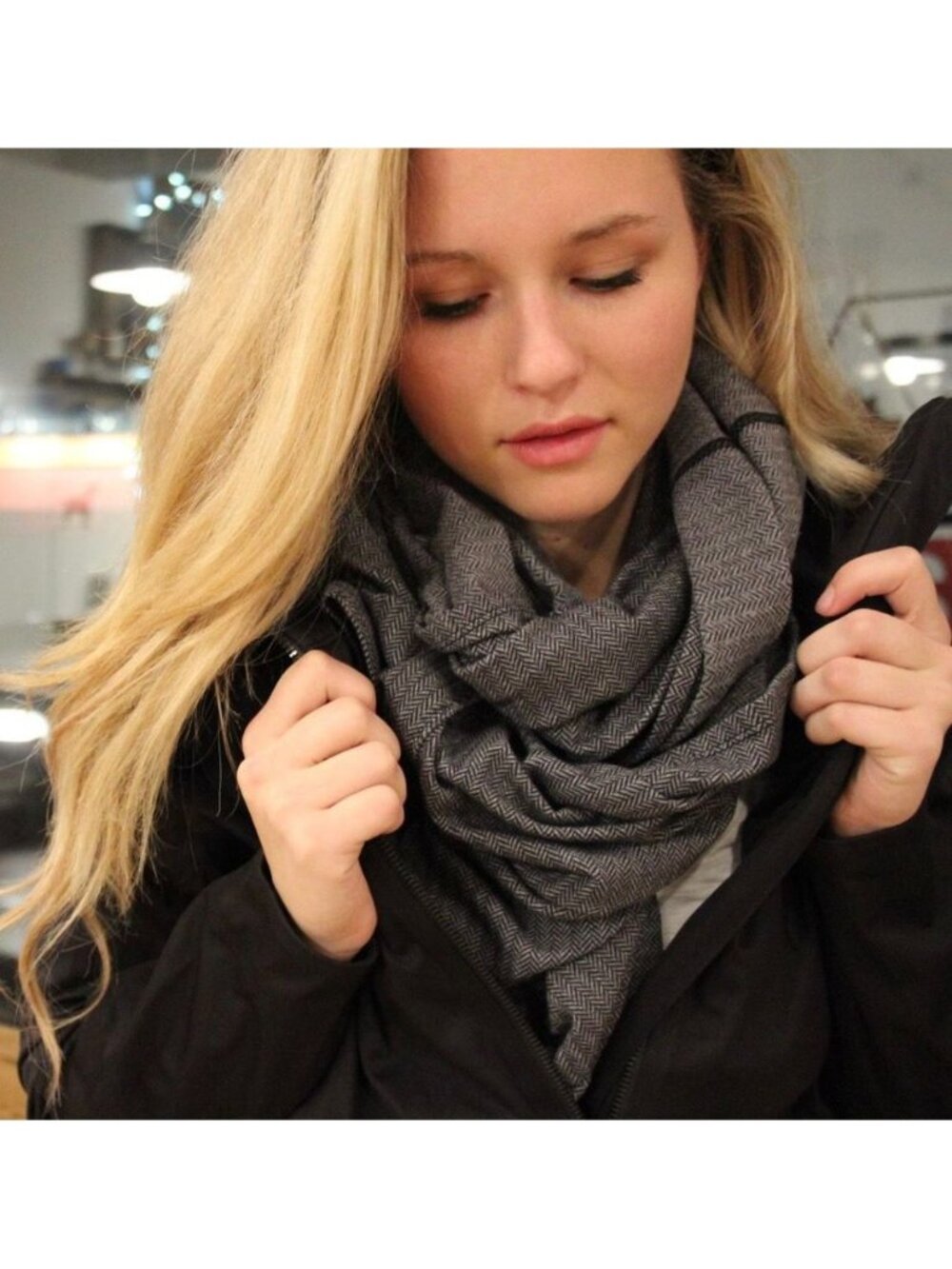 Lululemon Vinyasa Convertible Scarf Rulu OS Gray Herringbone EUC Snap Travel